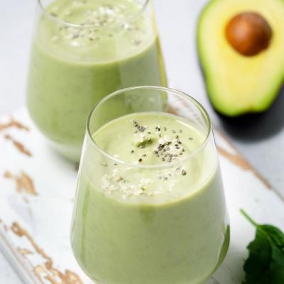 Ly sinh tố xanh nạp collagen dồi dào như suối, da đẹp như chăm đi spa!